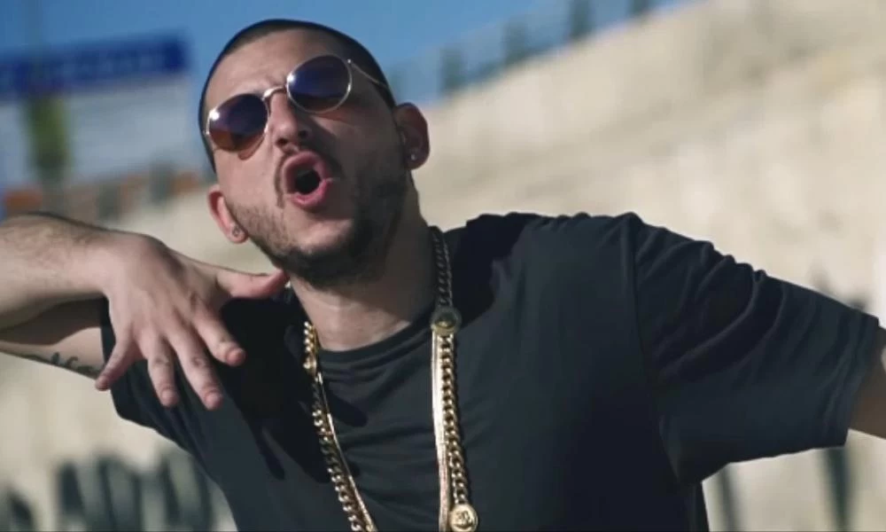 Συνελήφθη ο ράπερ Mad Clip έπειτα από καταδίωξη στους δρόμους της Αθήνας